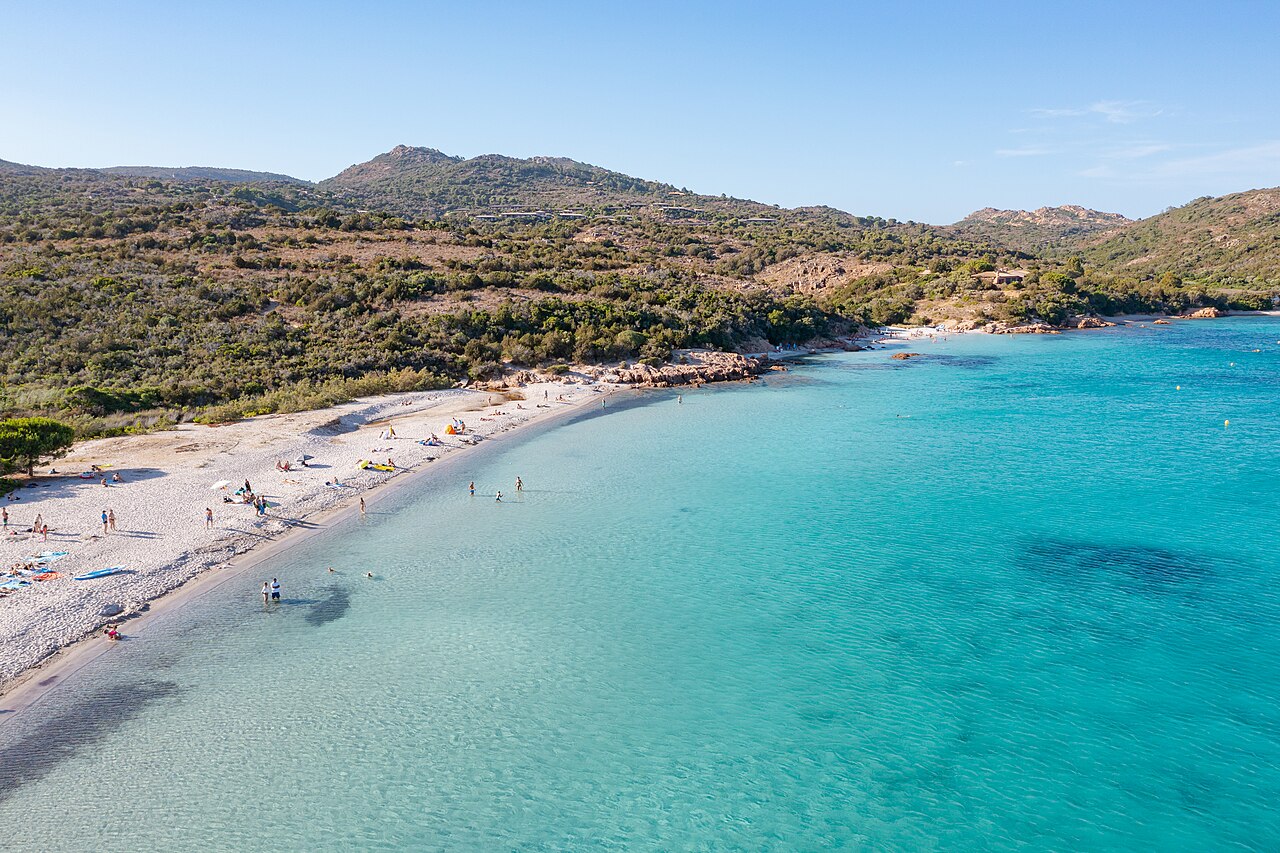Vue aérienne de la plage de Rondinara